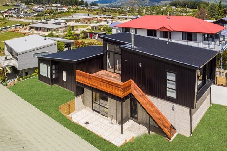 Photo of property in 53 Totara Terrace, Wanaka, 9305