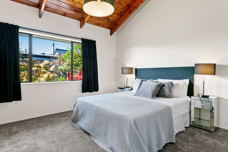 Photo of property in 24 Cherry Lane, Acacia Bay, Taupo, 3330