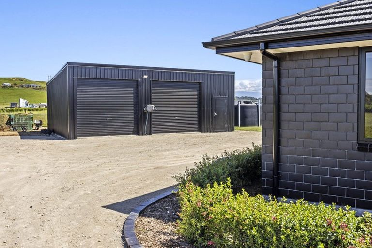 Photo of property in 8 Tikorangi Road East, Tikorangi, 4383