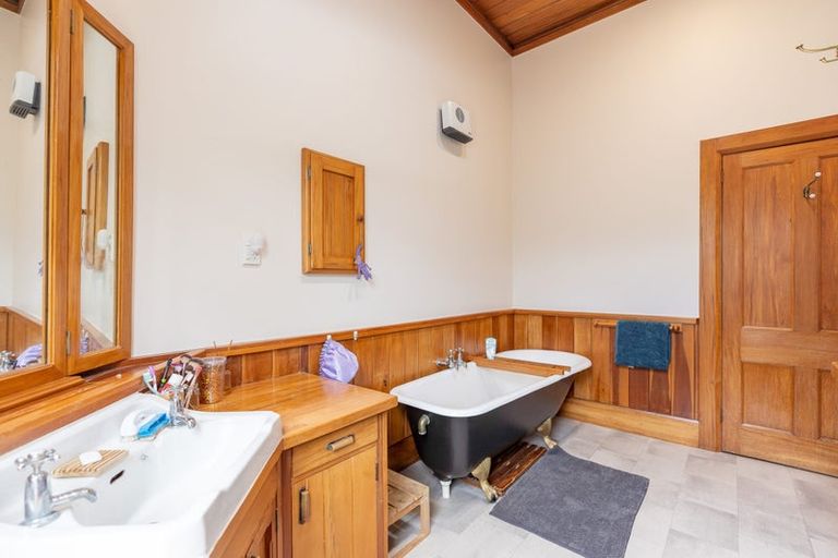 Photo of property in 54 Brightwater Terrace, Terrace End, Palmerston North, 4410