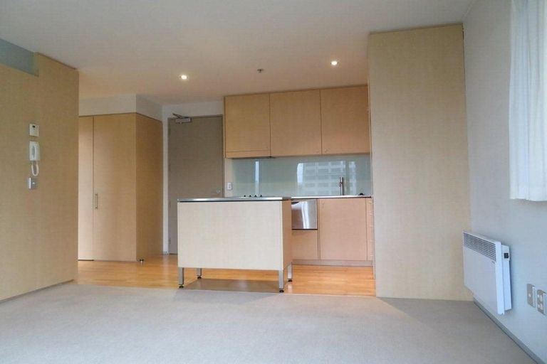 Photo of property in Sanctum Apartment, 10 Ebor Street, Te Aro, Wellington, 6011