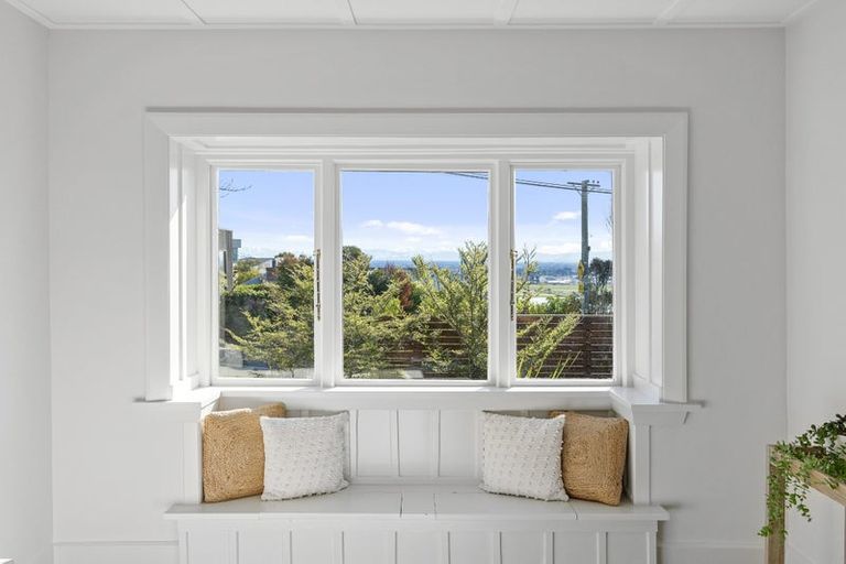 Photo of property in 87 Saint Andrews Hill Road, Mount Pleasant, Christchurch, 8081