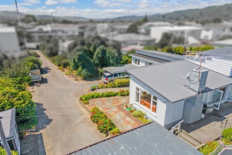 Photo of property in 67 Whites Line East, Waiwhetu, Lower Hutt, 5010