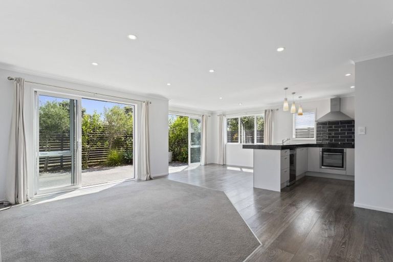 Photo of property in 45 Maylee Crescent, Gulf Harbour, Whangaparaoa, 0930