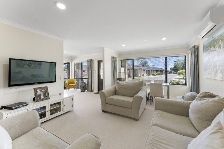 Photo of property in 15 Ian Peter Way, Otaki, 5512