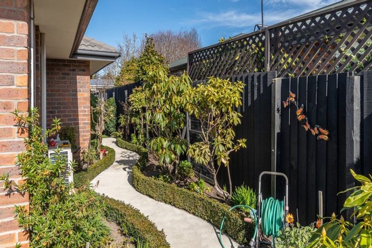 Photo of property in 102a Prestons Road, Redwood, Christchurch, 8051