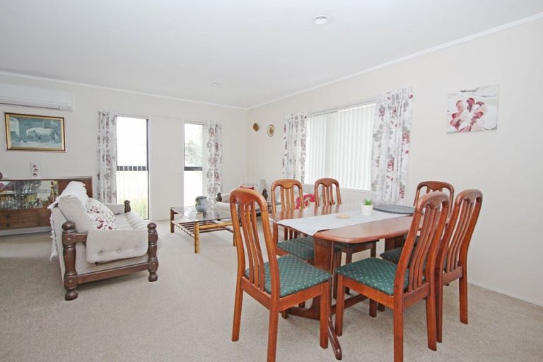 Photo of property in 130 Mayfair Avenue, Whangamata, 3620
