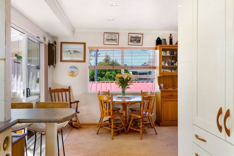 Photo of property in 1/208 Royal Road, Massey, Auckland, 0614