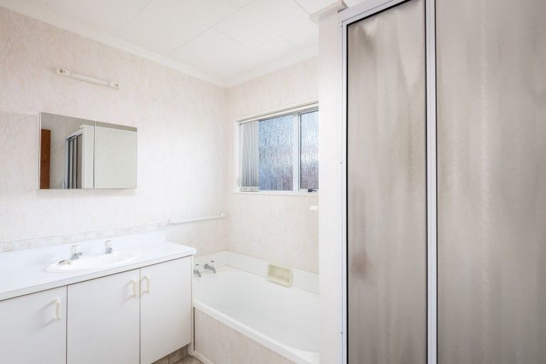 Photo of property in 2/17 Whiteley Street, Moturoa, New Plymouth, 4310