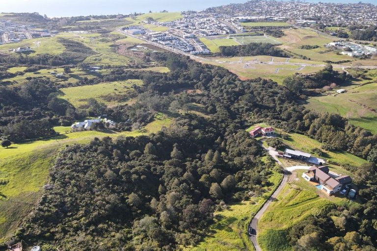 Photo of property in 92 Vaughans Road, Long Bay, Auckland, 0792