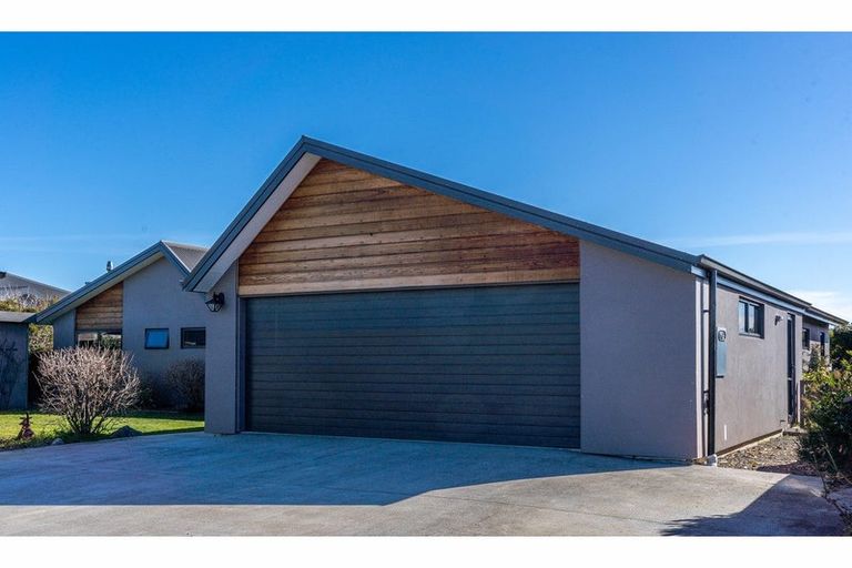 Photo of property in 18 Wanderers Avenue, Brightwater, 7022