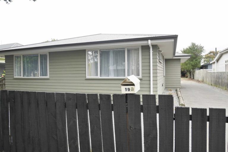 Photo of property in 19 Defoe Place, Waltham, Christchurch, 8023
