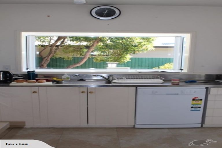 Photo of property in 167 Memorial Avenue, Burnside, Christchurch, 8053