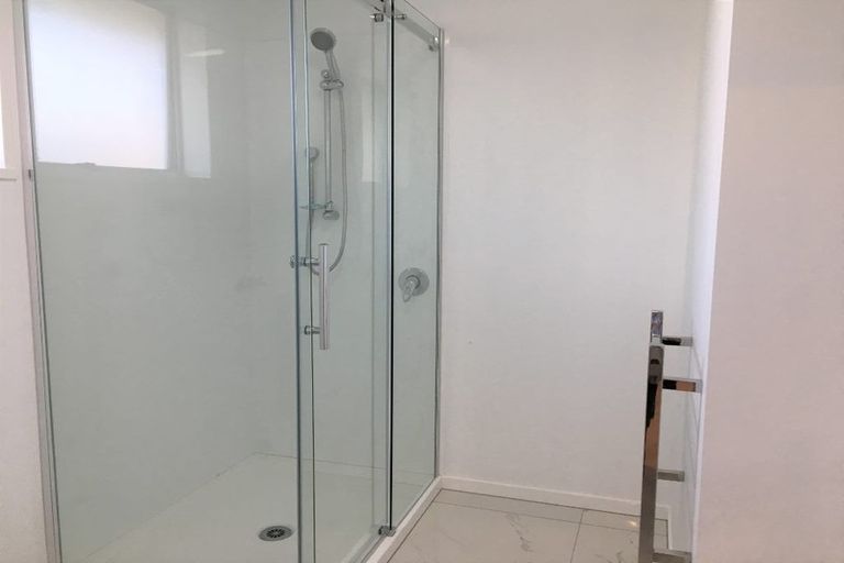 Photo of property in 2/89 Middlepark Road, Sockburn, Christchurch, 8042