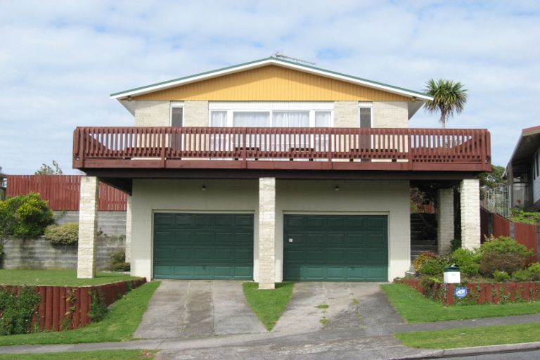 Photo of property in 10 Camellia Avenue, Bell Block, New Plymouth, 4312