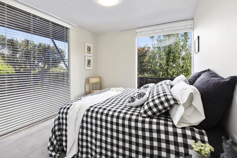 Photo of property in 121 Nevay Road, Miramar, Wellington, 6022