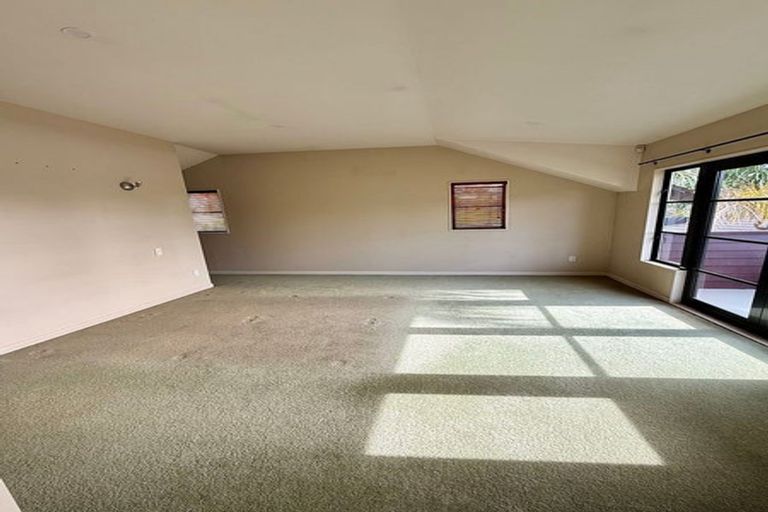 Photo of property in 2 Oakway Drive, Schnapper Rock, Auckland, 0632