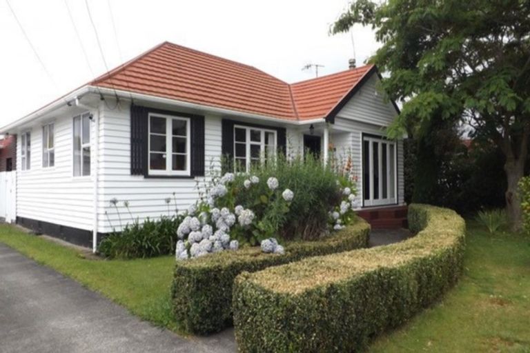 Photo of property in 13 Saint Annes Street, Levin, 5510