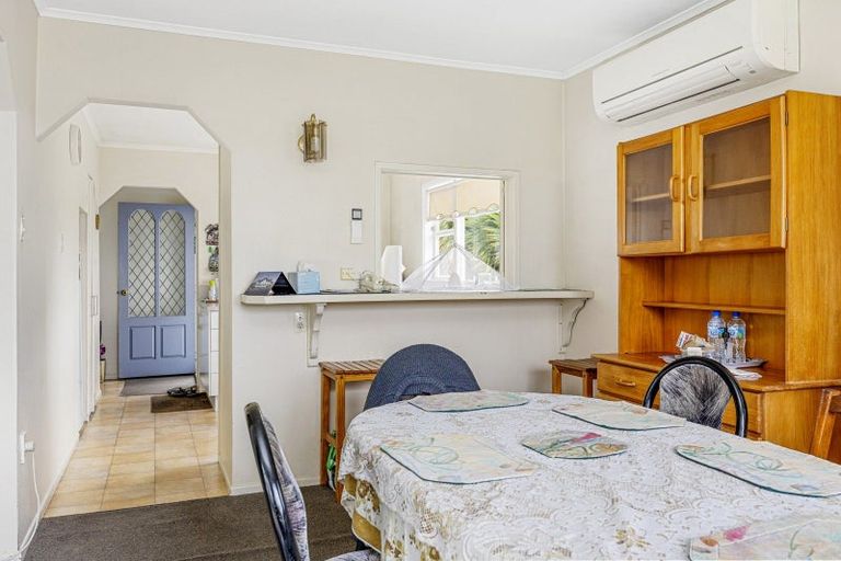 Photo of property in 2 Tamatea Road, Taupo, 3330