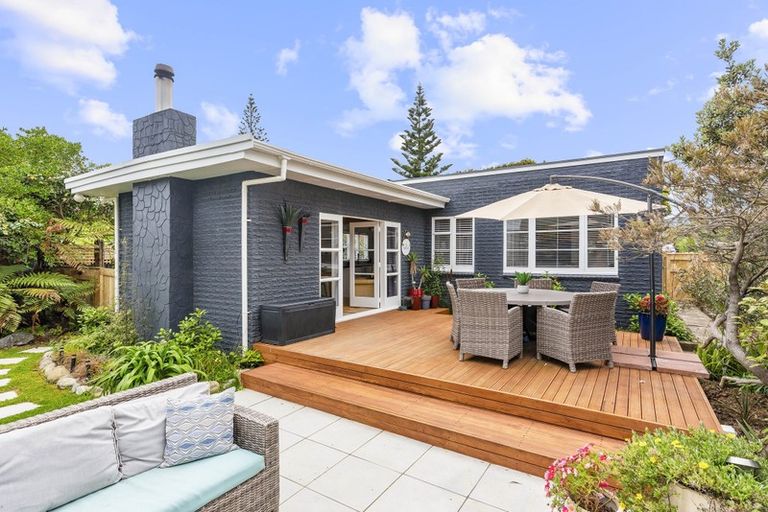 Photo of property in 14 Toi Street, Otaki Beach, Otaki, 5512