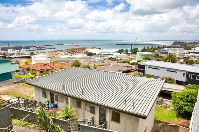 Photo of property in 7/16 Findlay Street, Moturoa, New Plymouth, 4310