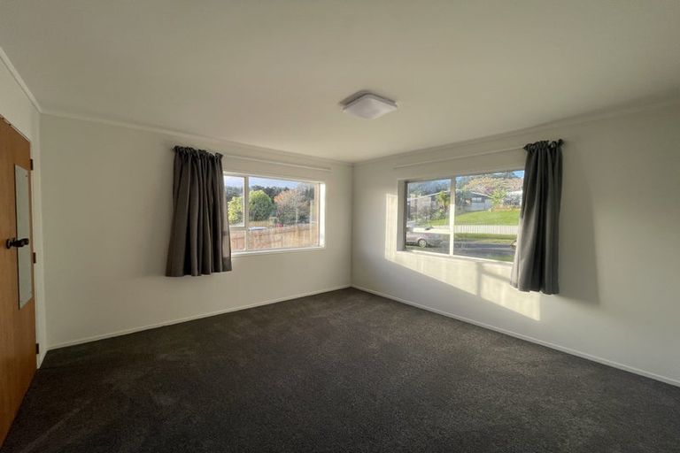 Photo of property in 34 Kingsclere Place, Goodwood Heights, Auckland, 2105