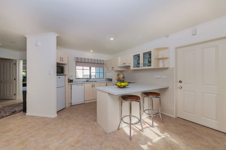 Photo of property in 54d Delta Avenue, New Lynn, Auckland, 0600