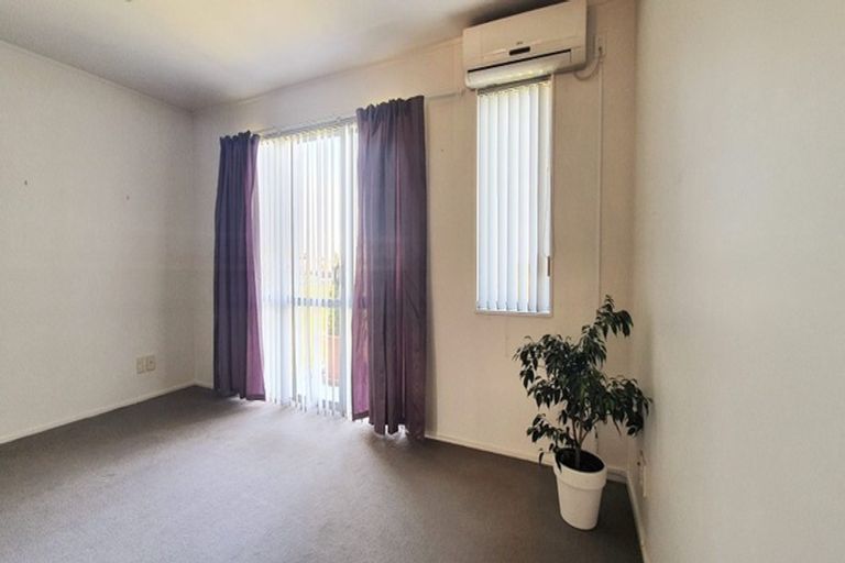 Photo of property in 9/15 Bishop Lenihan Place, East Tamaki, Auckland, 2013