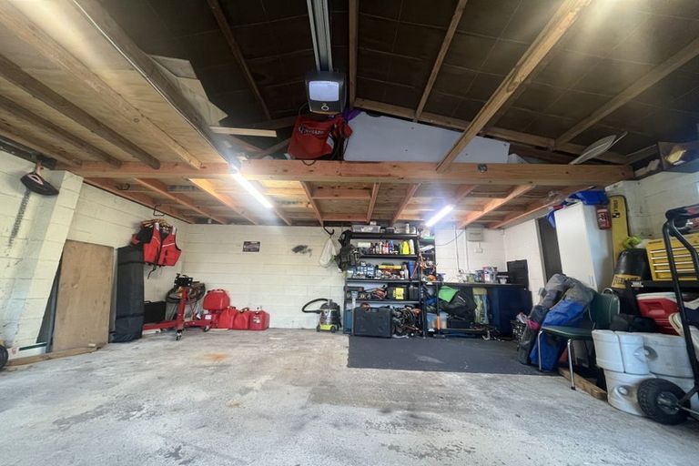 Photo of property in 55 Solomon Avenue, Redwood, Christchurch, 8051