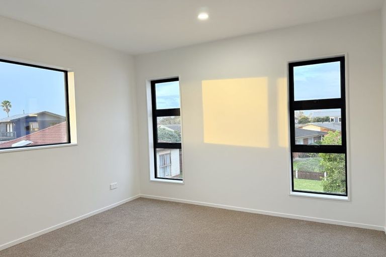 Photo of property in 9 Kirrama Place, Conifer Grove, Takanini, 2112