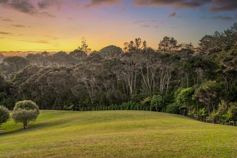 Photo of property in 6 Emily Lane, Greenhithe, Auckland, 0632