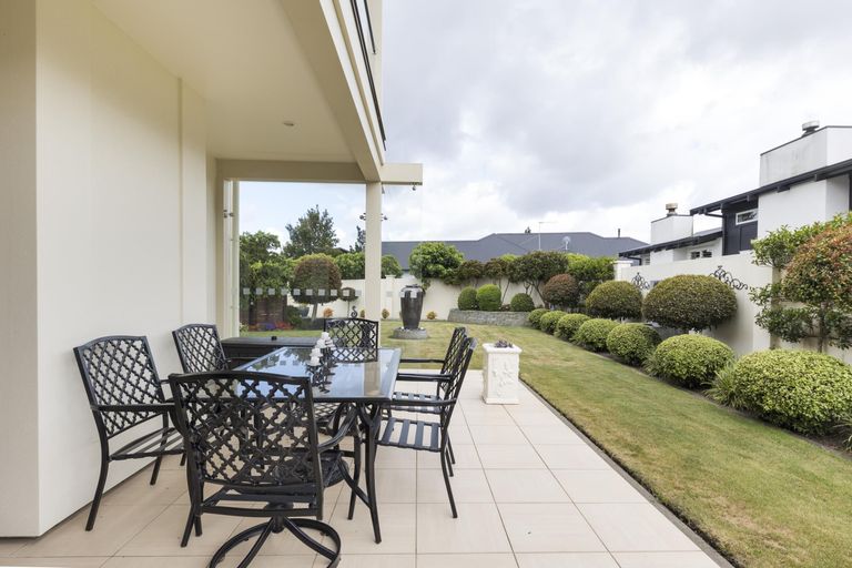 Photo of property in 7 Fairway Grove, Hokowhitu, Palmerston North, 4410