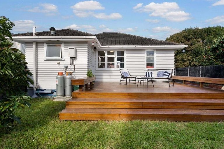 Photo of property in 59 Avondale Road, Avondale, Auckland, 1026