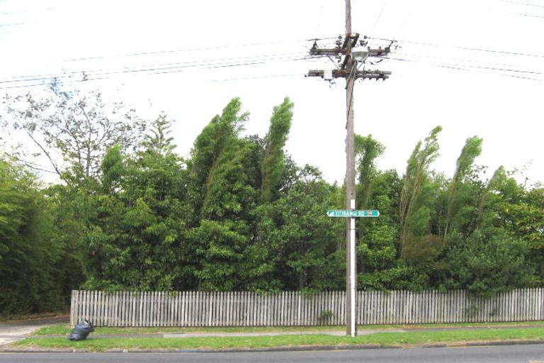 Photo of property in 2/92 Titirangi Road, New Lynn, Auckland, 0600