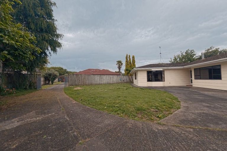 Photo of property in 591 Great South Road, Rosehill, Papakura, 2113