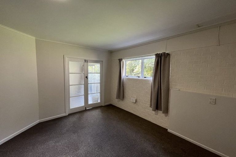 Photo of property in 60 Edmonton Road, Henderson, Auckland, 0612