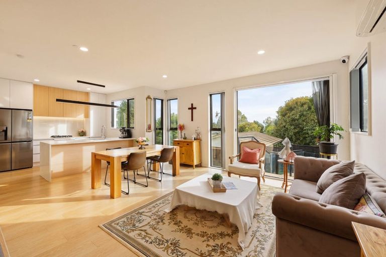 Photo of property in 9e Glenfern Road, Mellons Bay, Auckland, 2014