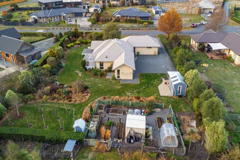 Photo of property in 14 Riverside Way, Amberley, 7410