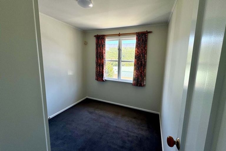 Photo of property in 25 Montreal Grove, Kingston, Wellington, 6021