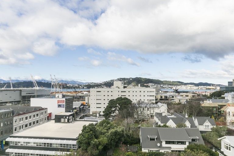 Photo of property in Hobson Court Flats, 66/70 Hobson Street, Thorndon, Wellington, 6011