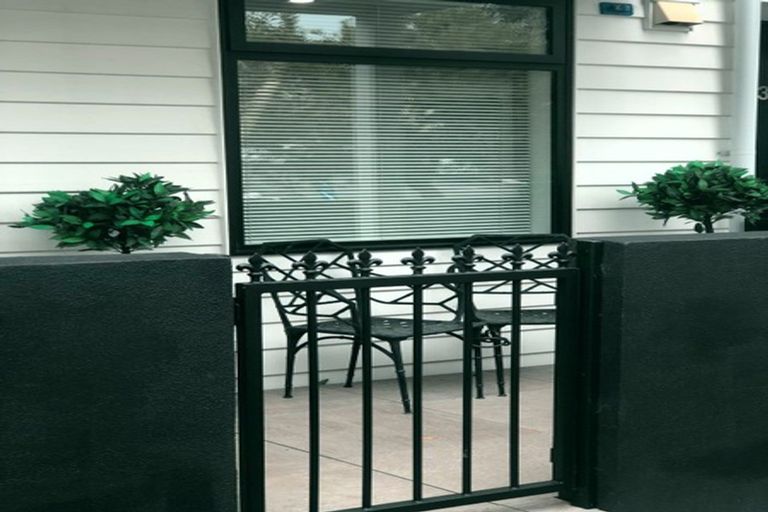 Photo of property in 2/10 Rose Road, Grey Lynn, Auckland, 1021