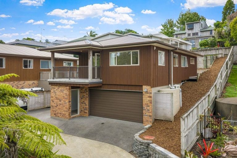 Photo of property in 52 D'oyly Drive, Stanmore Bay, Whangaparaoa, 0932