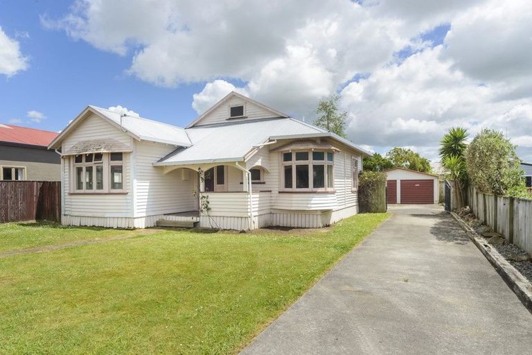 Photo of property in 11 Rosalie Terrace, Kelvin Grove, Palmerston North, 4414