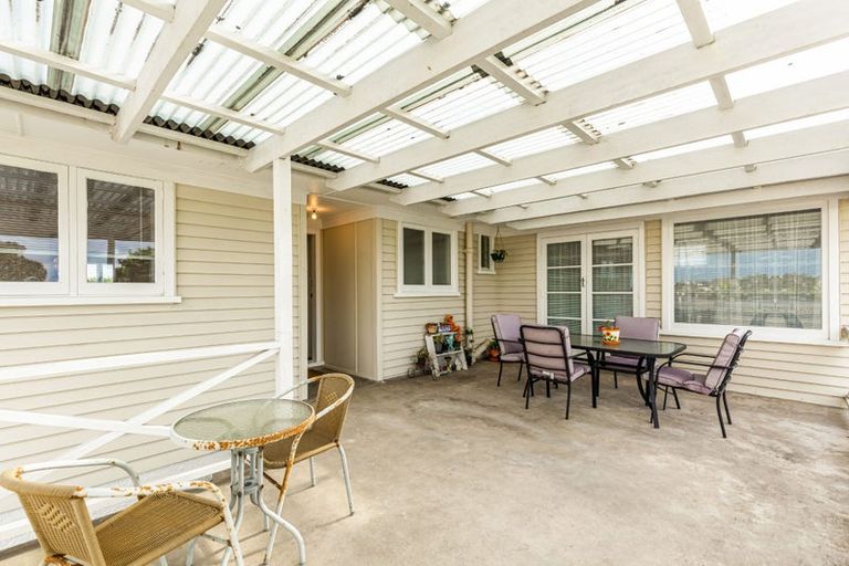 Photo of property in 46 Woodford Avenue, Henderson, Auckland, 0610