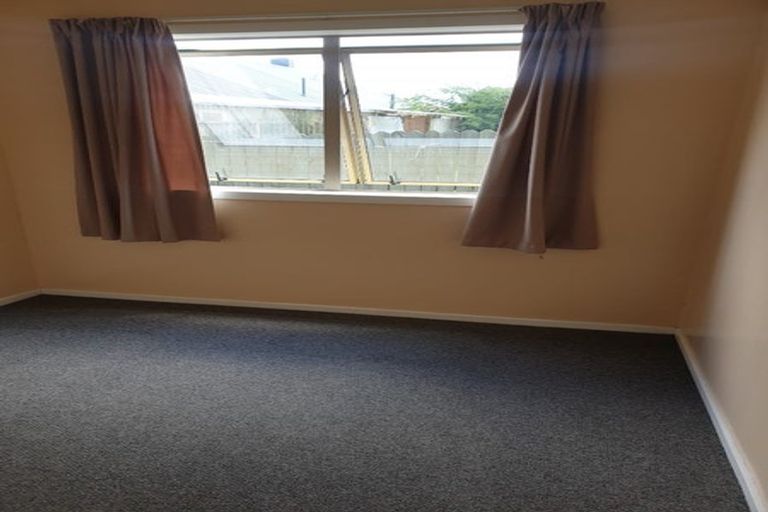 Photo of property in 241 Great North Road, Henderson, Auckland, 0612