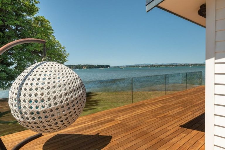 Photo of property in 12 Beach Grove, Omokoroa, 3114