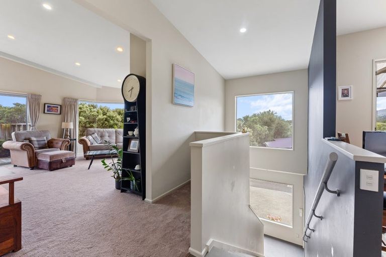 Photo of property in 14 Charlotte Way, Raumati South, Paraparaumu, 5032