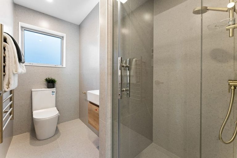 Photo of property in 45 Chamberlain Road, Massey, Auckland, 0614