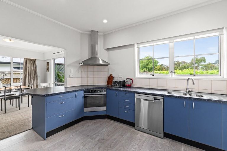 Photo of property in 114 Avondale Road, Taradale, Napier, 4112