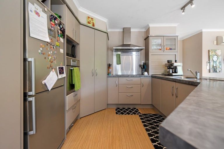 Photo of property in 14 Compton Grove, Huntington, Hamilton, 3210